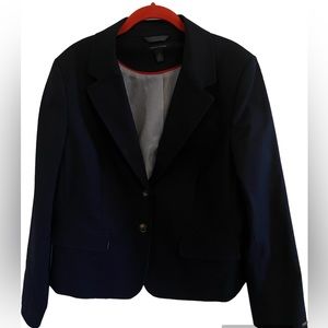 Tommy Hilfiger women’s blazer navy size 16 EUC.  This blazer is fabulous!!!